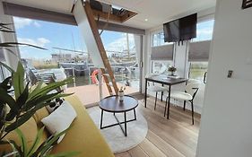 Tiny Lake Houses Near The Beach And Centre By Weltevreden Experience